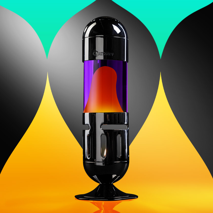 Viena juoda Mathmos Pod žvakinė lavos lempa su violetiniu skysčiu ir oranžine lava grafiniame fone